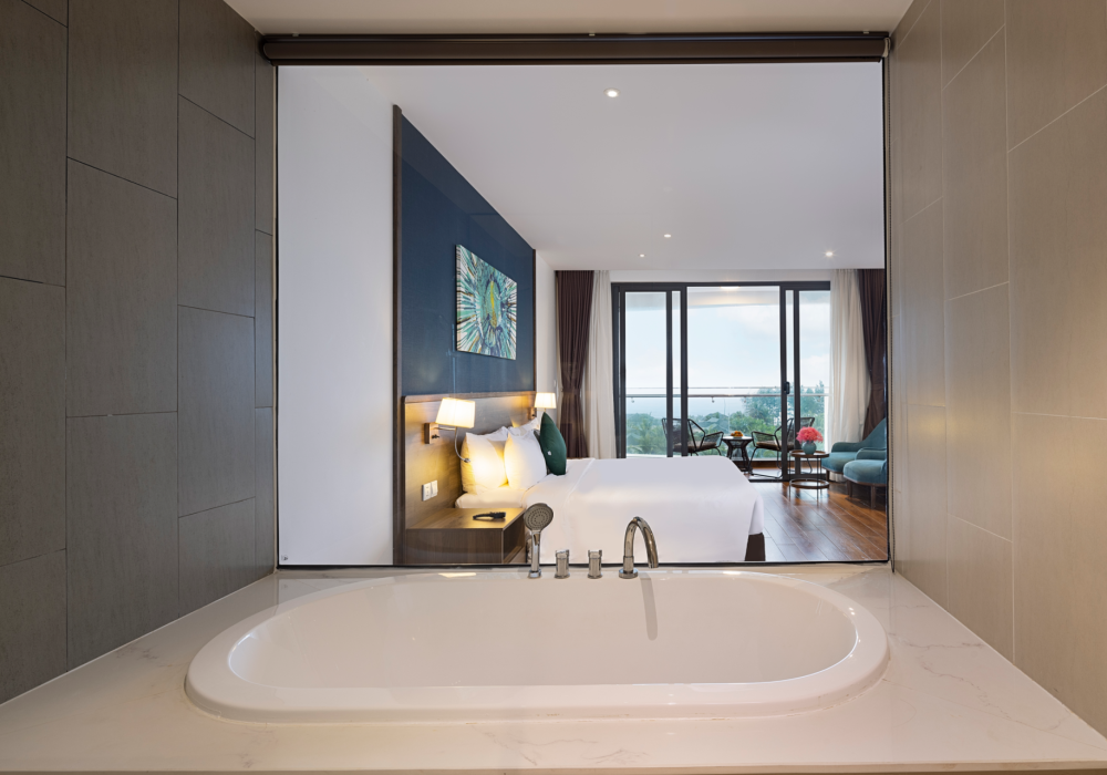 Deluxe Ocean View 8 1